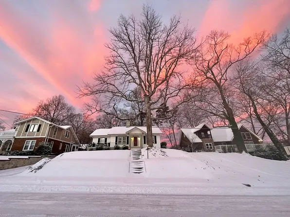 615 N Center St, Hickory, NC 28601