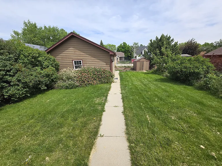 308 E Iowa Ave — Photo 15
