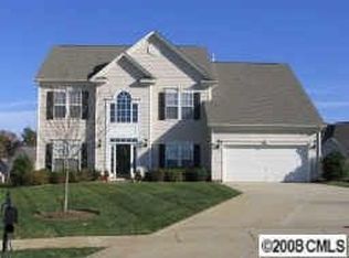1431 Cochrane Woods Ln, Matthews, NC 28105