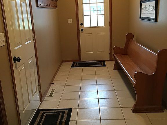 Mud Room/Garage & Side Entry