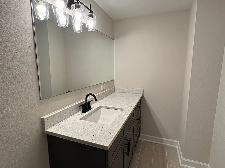 5630 Pershing Ave #33 — Photo 14