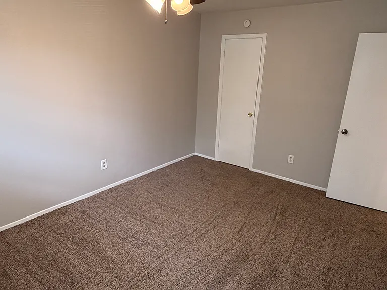 415 Stonehenge Dr — Photo 12