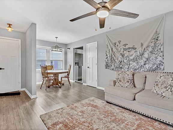 5th image of 3422 S New Jersey St