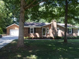 514 Holly Cir, Mount Holly, NC 28120