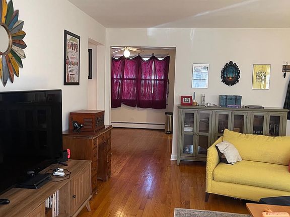 5th image of 1239 W Farwell Ave