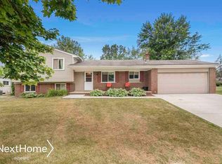 338 Holland Rd, Flushing, MI 48433