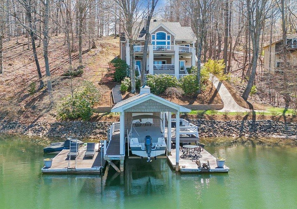 1st image of 150 Waterwood Dr