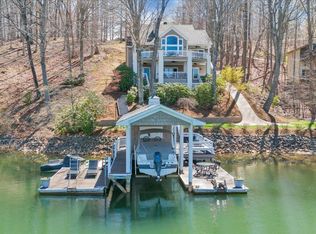 150 Waterwood Dr, Moneta, VA 24121