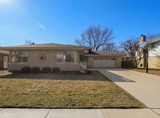 650 S Stratford Ave, Elmhurst, IL 60126