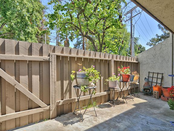 4th image of 2044 Los Feliz Dr