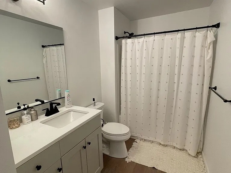 2369 NE Victor Pl — Photo 14