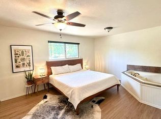 1335 Pleasant St, Redding, CA 96001