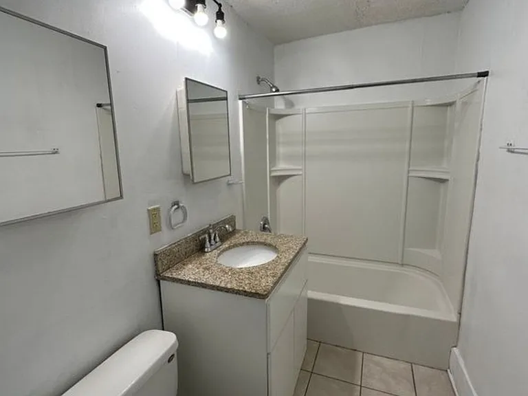 603 S 31st St #603 — Photo 10