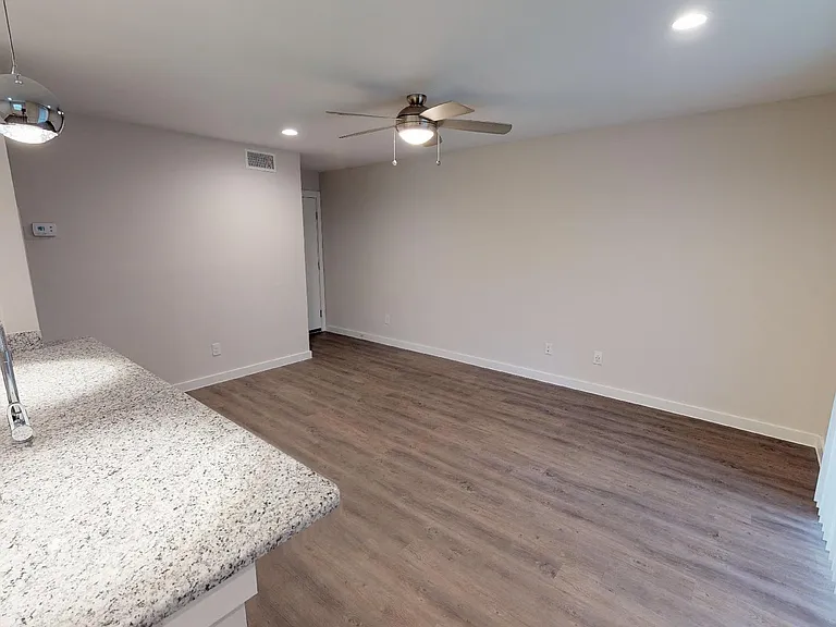 Mosswood Apartments — Photo 34