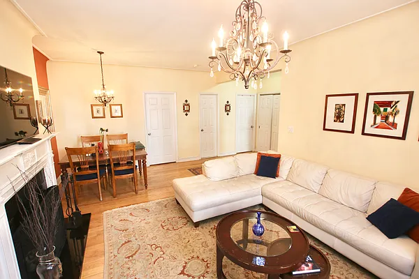 Sold by Remax City Square | media 5