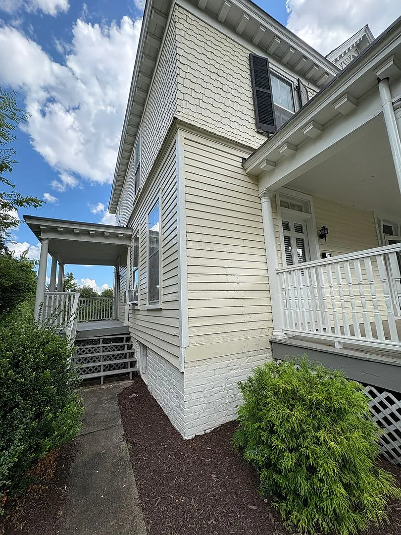 Lovely 1 bedroom duplex in the Rivermont Area! — Photo 2