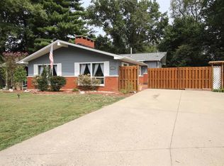 201 Whispering Oaks Dr, Bethalto, IL