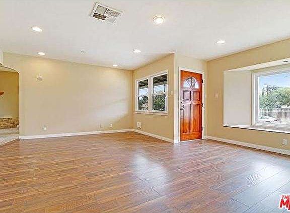 4th image of 2697 Acacia St