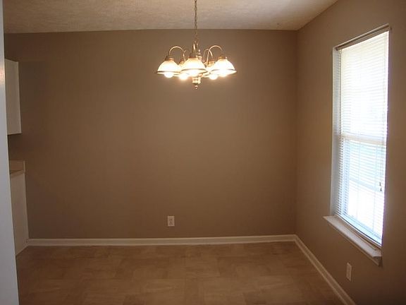 5th image of 2802 Windemere Dr
