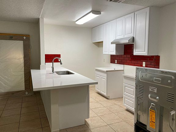 3rd image of 82145 Valencia Ave APT 2