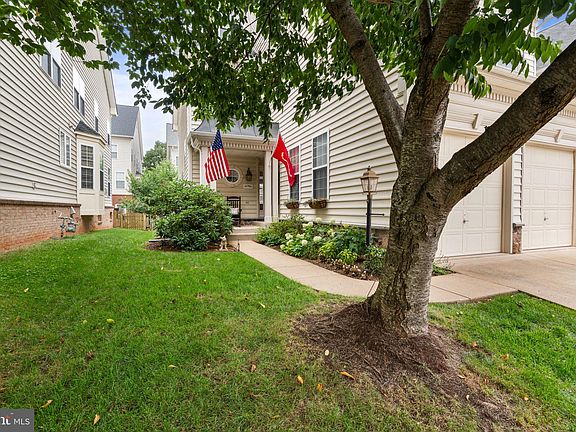 3rd image of 14906 Southern Crossing St