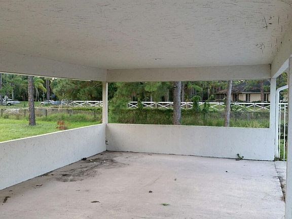 4th image of 15692 Hamlin Blvd