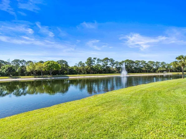 8590 Lineyard Cay, West Palm Beach, FL 33411