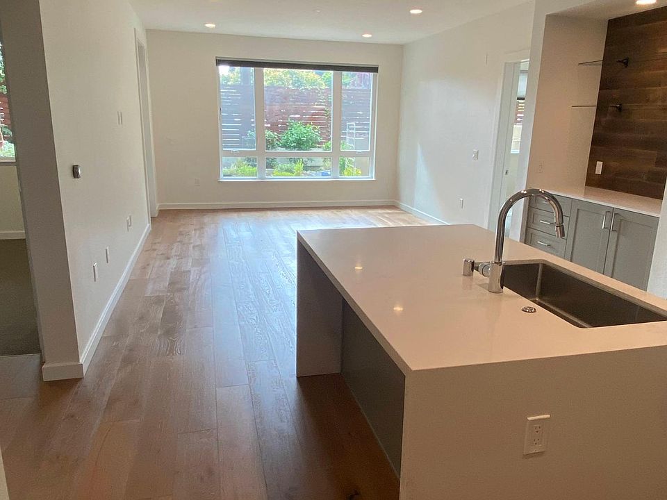 1st image of 400 El Camino Real #118