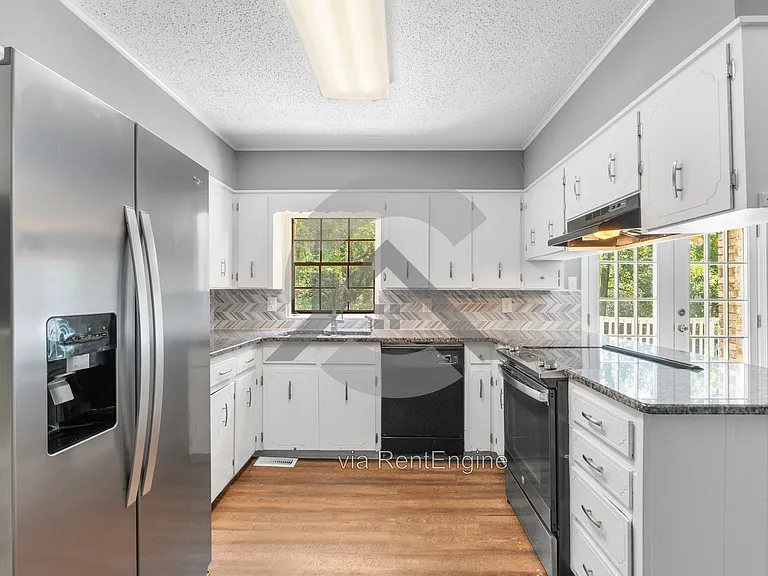 108 Robin Ln — Photo 10