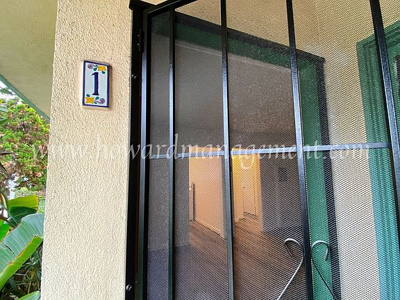 4th image of 1914 Cloverfield Blvd #1924-01