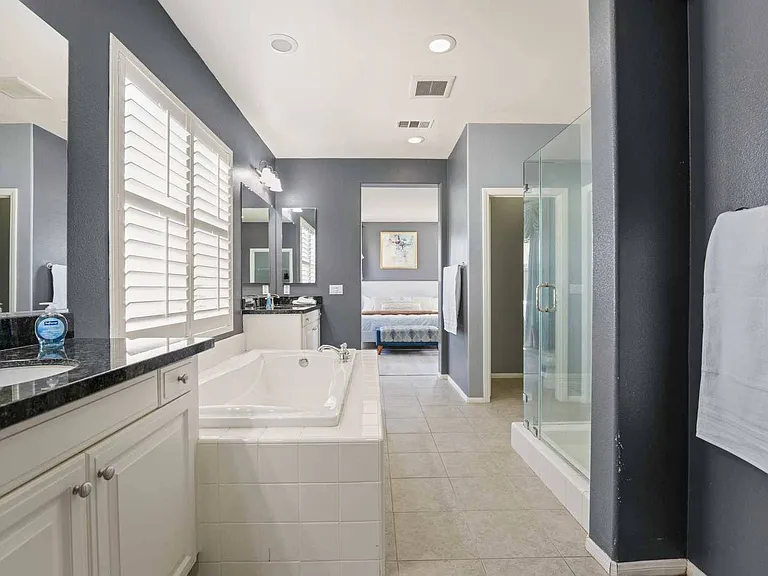 1417 Marengo Ct — Photo 23