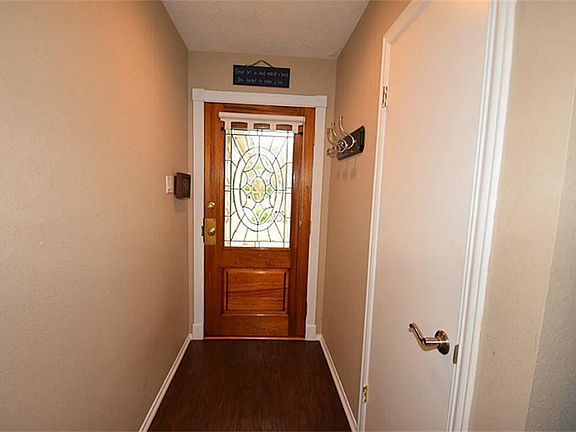 3rd image of 13503 Lyndonville Dr