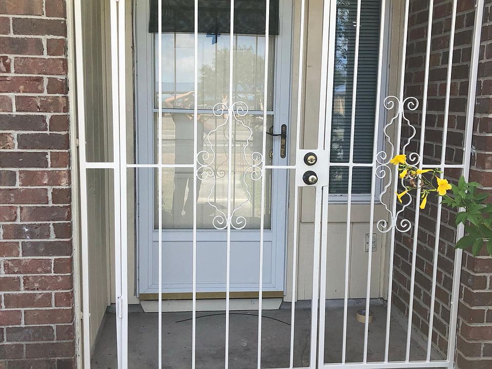 2nd image of 1818 Rodd Field Rd #D4