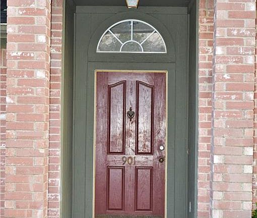 4th image of 901 Miles Ln