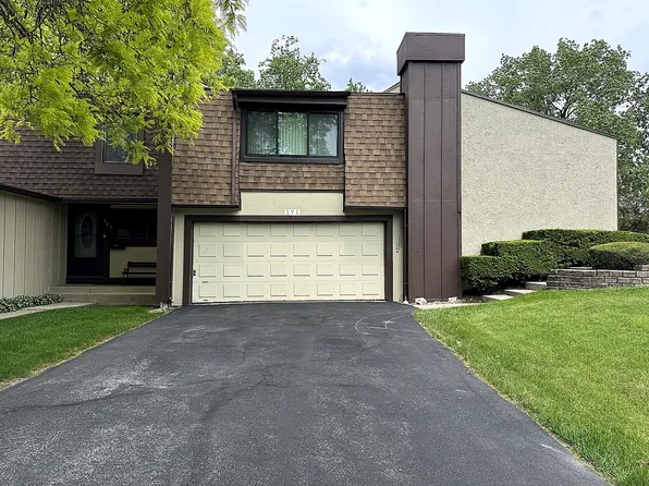 171 Cascade Dr, Indian Head Park, IL 60525