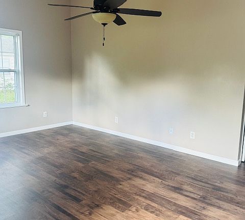 4th image of 119 S 37th St