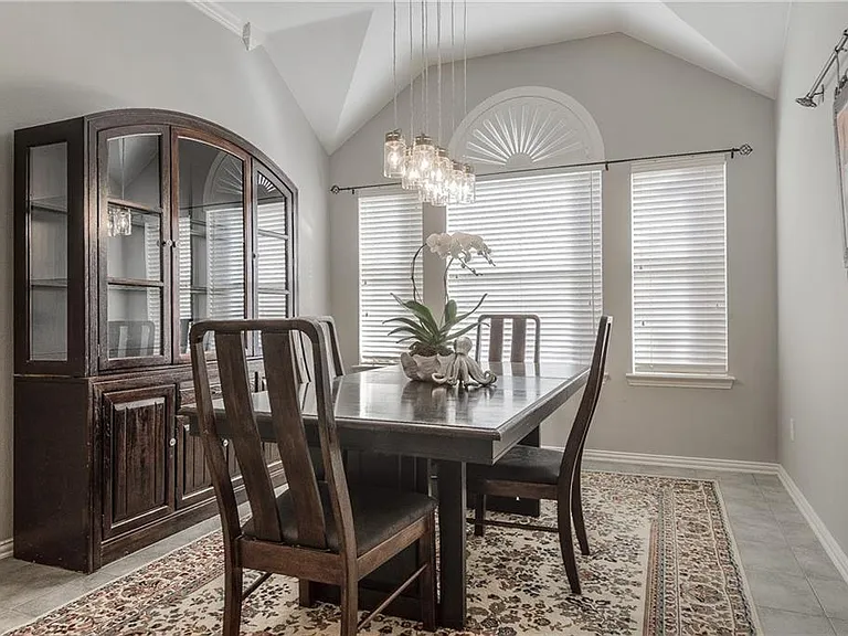 1426 Forest Oaks Ct — Photo 15