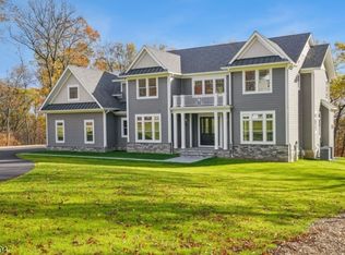 2 Bristol Ridge Rd, Boonton, NJ 07005