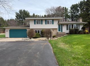 6142 Lake Harbor Rd, Norton Shores, MI 49441