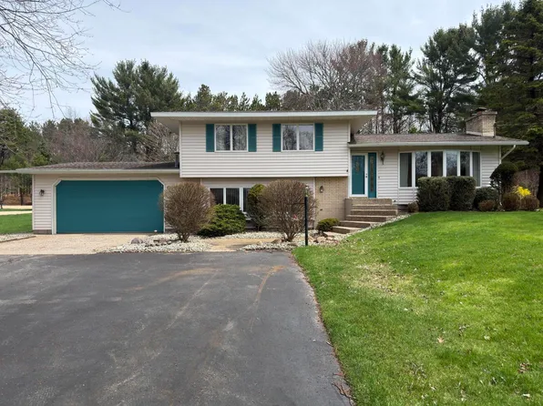6142 Lake Harbor Rd, Norton Shores, MI 49441