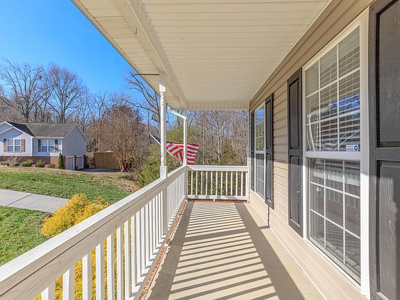 3rd image of 1984 Hardwood Ln