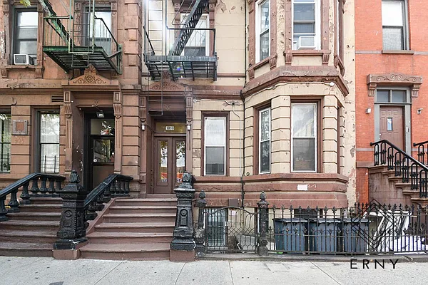 Rented by ERNY LLC | media 21