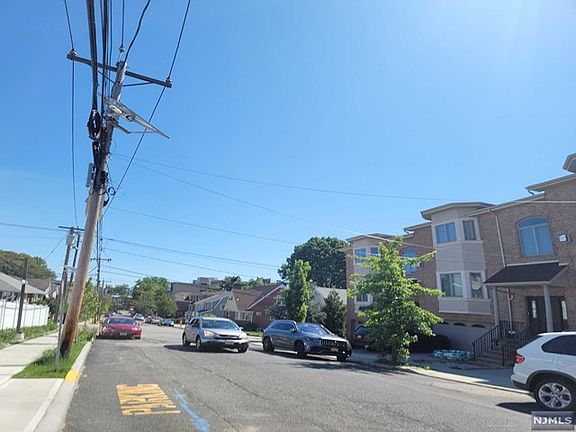 2nd image of 530 Kearney Ave