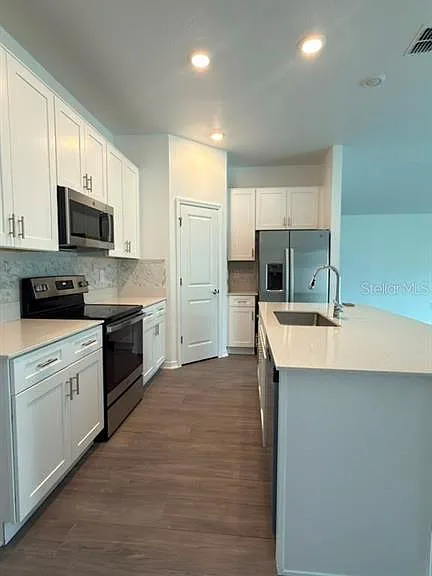707 Grove St — Photo 3