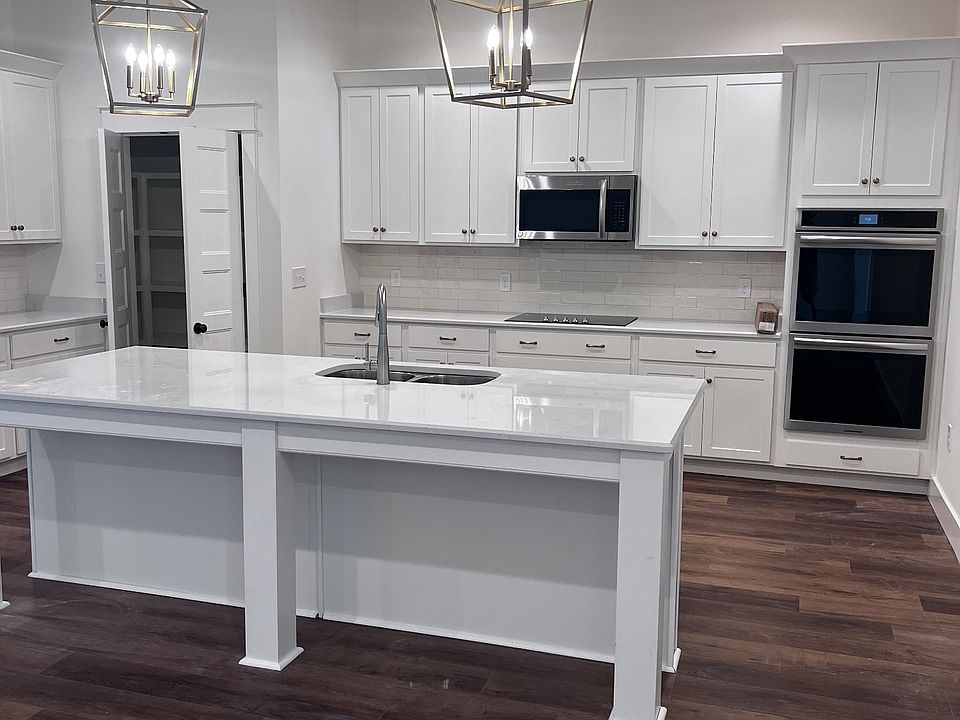 2nd image of 2105 Palmetto Ln Lot 63