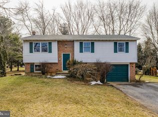 30 Buttonwood Dr, Lititz, PA 17543