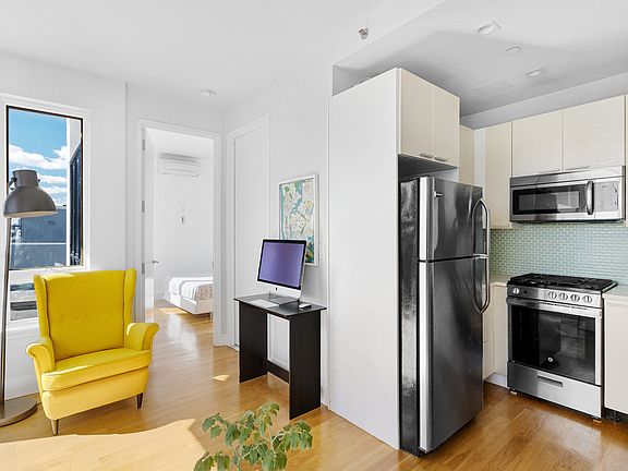 3rd image of 1433 Dekalb Ave APT 4C