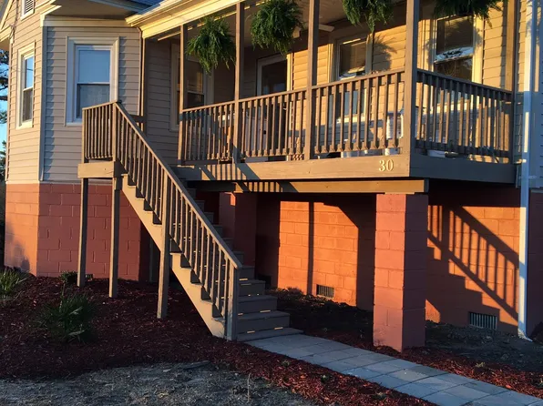 30 N Lawson Rd, Poquoson, VA 23662