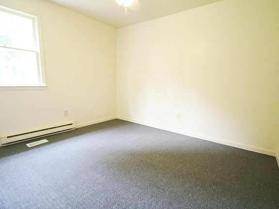 2nd image of 416 Pinoak Dr