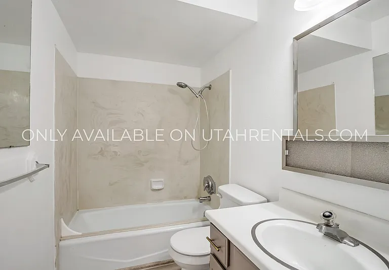1639 Woodland Dr — Photo 9